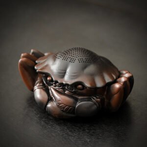 Handcrafted Purple Pottery Crab Tea Pet and Tea Strainer Set, Traditional Chinese Tea Accessory