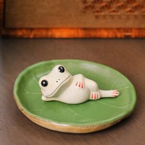 Handmade Ceramic Frog Tea Pet Set with Leaf Serving Tray, Cute Zen Tea Ceremony Decor