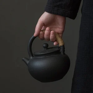 500ml matte black volcanic stone clay teapot with hemp wrapped handle