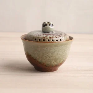 handmade crackle glaze ceramic gaiwan style A with animal knob