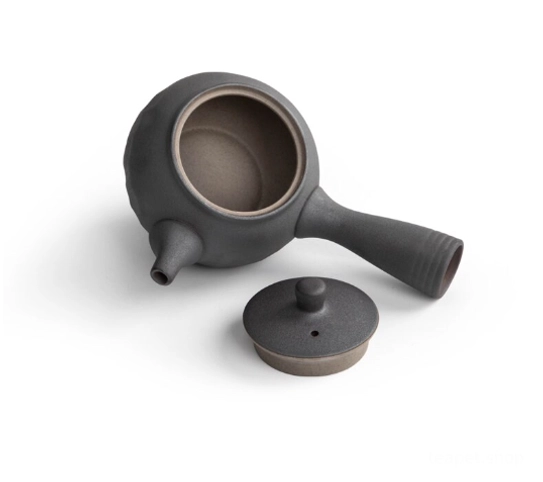 190ml kyusu teapot side handle detail view