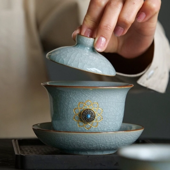 side view of 160ml zen ice crack ceramic gaiwan tea set