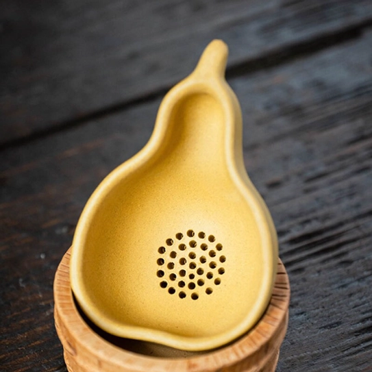 dimensional size reference for zisha gourd loose leaf tea strainer and holder