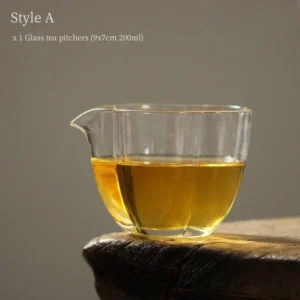 style-a-petal-shape 200ml clear glass gong dao bei tea pitcher