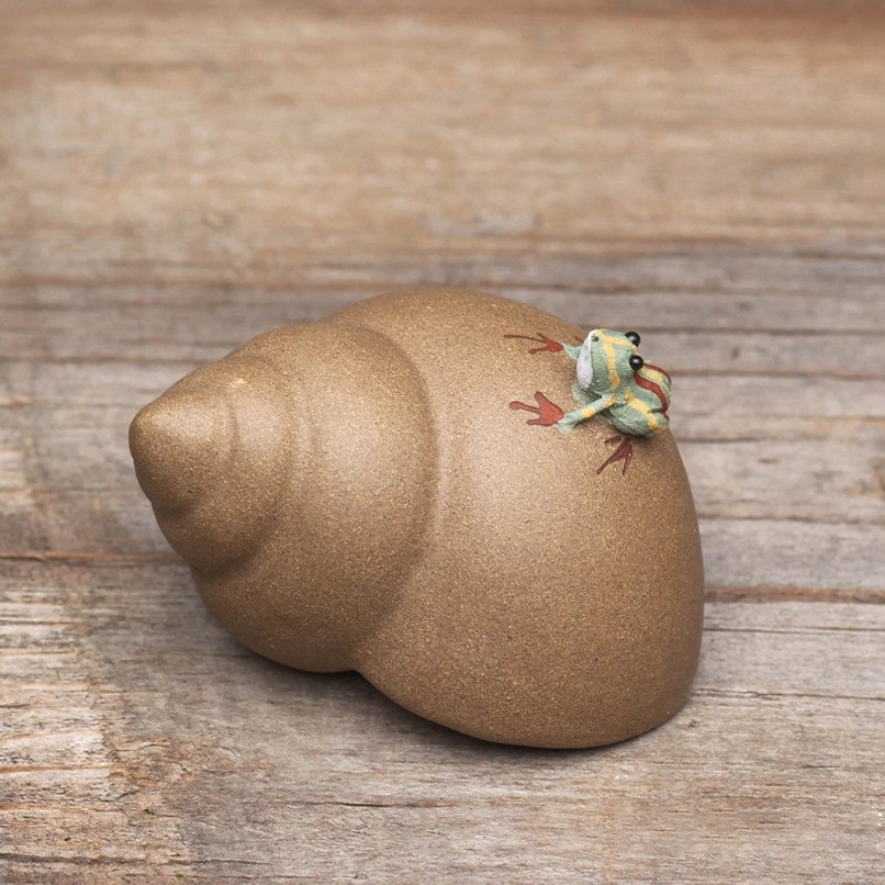 Matte Light Brown Shell with Red-Footed Frog water-spraying tea pet variant